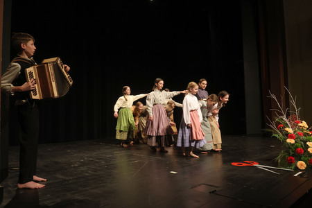 Območno srečanje otroških folklornih skupin RINGARAJA 14 Foto Ljubo Vukelič